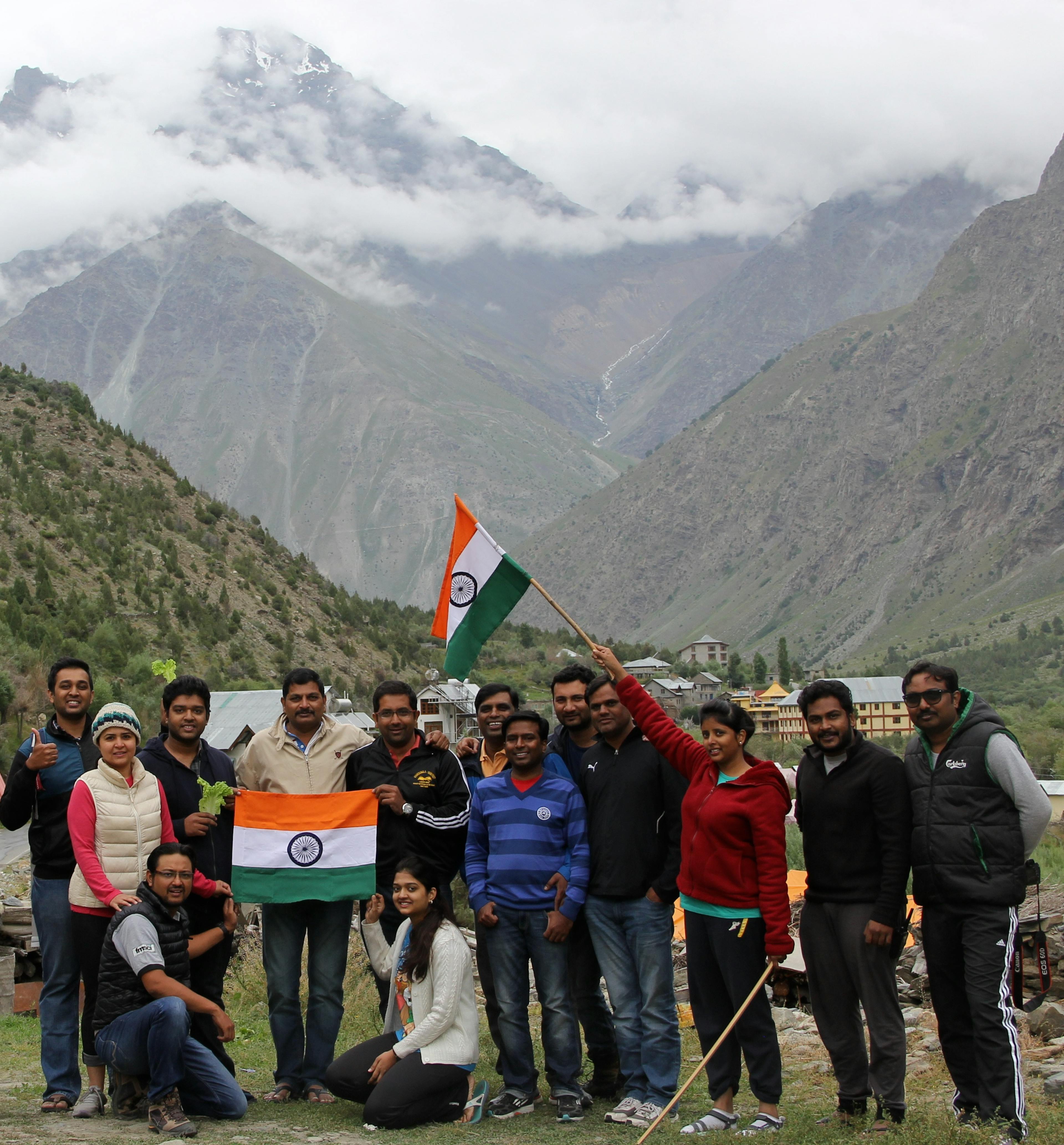 Group Photo of all participants of an expedition to SOMETHING