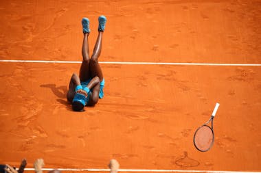 Coco Gauff winning the Roland-Garros juniors 2018 title