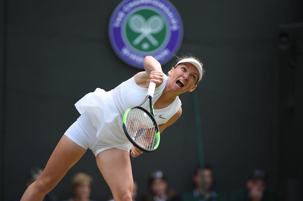 Simona Halep serving at Wimbledon 2019