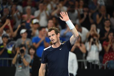 Andy Murray waving goodbye to the fans at the 2019 Australian Open