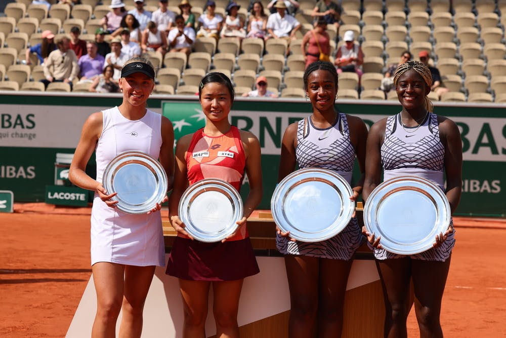 Alina Korneeva, Sarah Saito, Tyra Caterina Grant, Clervie Ngounoue, finale, doubles filles, Roland-Garros 2023  