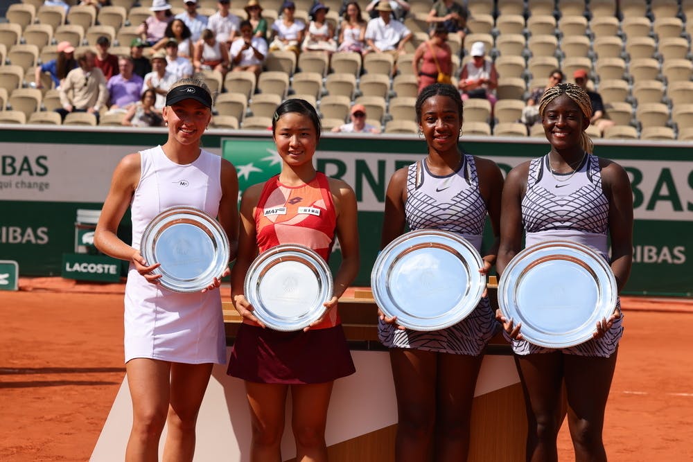Alina Korneeva, Sarah Saito, Tyra Caterina Grant, Clervie Ngounoue, finale, doubles filles, Roland-Garros 2023 Alina Korneeva, Sarah Saito, Tyra Caterina Grant, Clervie Ngounoue, finale, doubles filles, Roland-Garros 2023