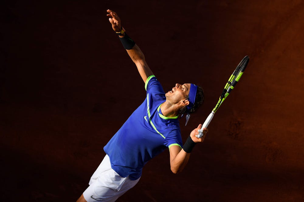 Rafael Nadal service Roland-Garros 2017