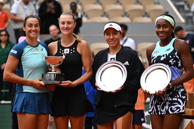 Caroline Garcia, Kristina Mladenovic, Jessica Pegula, Coco Gauff, trophées, finale dames, Roland-Garros 2022