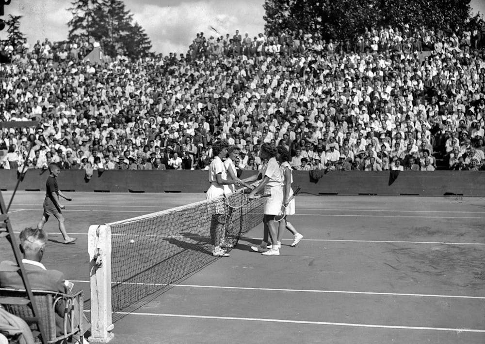 Margaret Osborne DuPont, Louise Brough, Doris Hart and Pauline Betz, Roland-Garros doubles women's final in 1946.