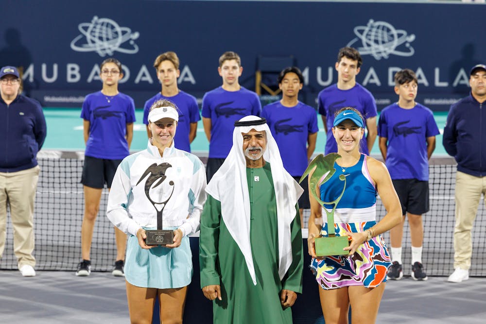 Belinda Bencic, Liudmila Samsonova, Mubadala Abu Dhabi Open 2023, trophy