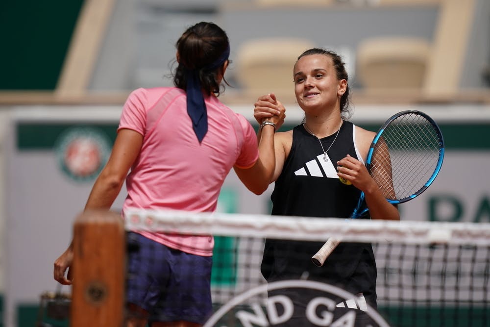 Clara Burel, Caroline Garcia, Roland Garros 2021, practice