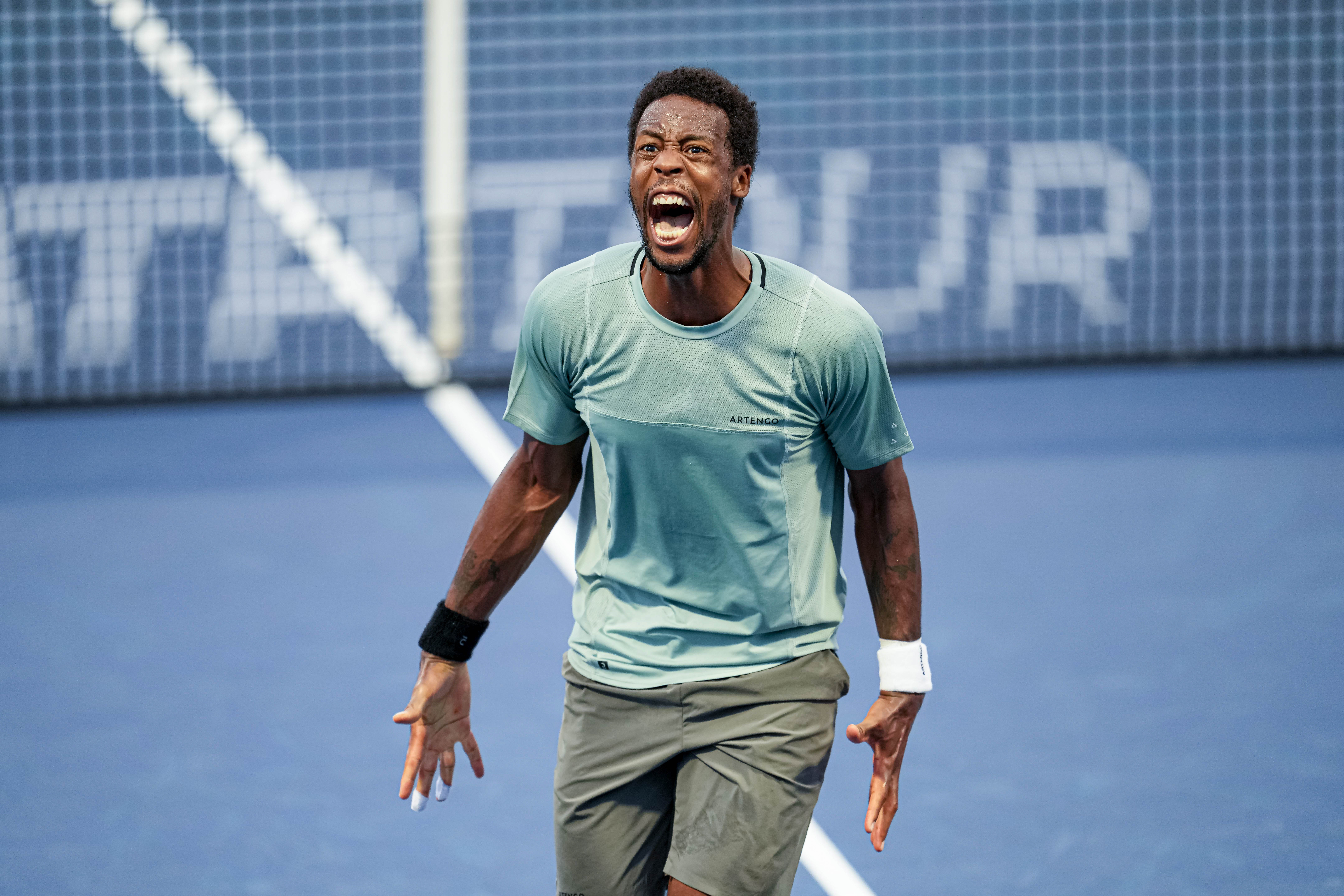 Monfils magic, leading lights dazzle RolandGarros The official site