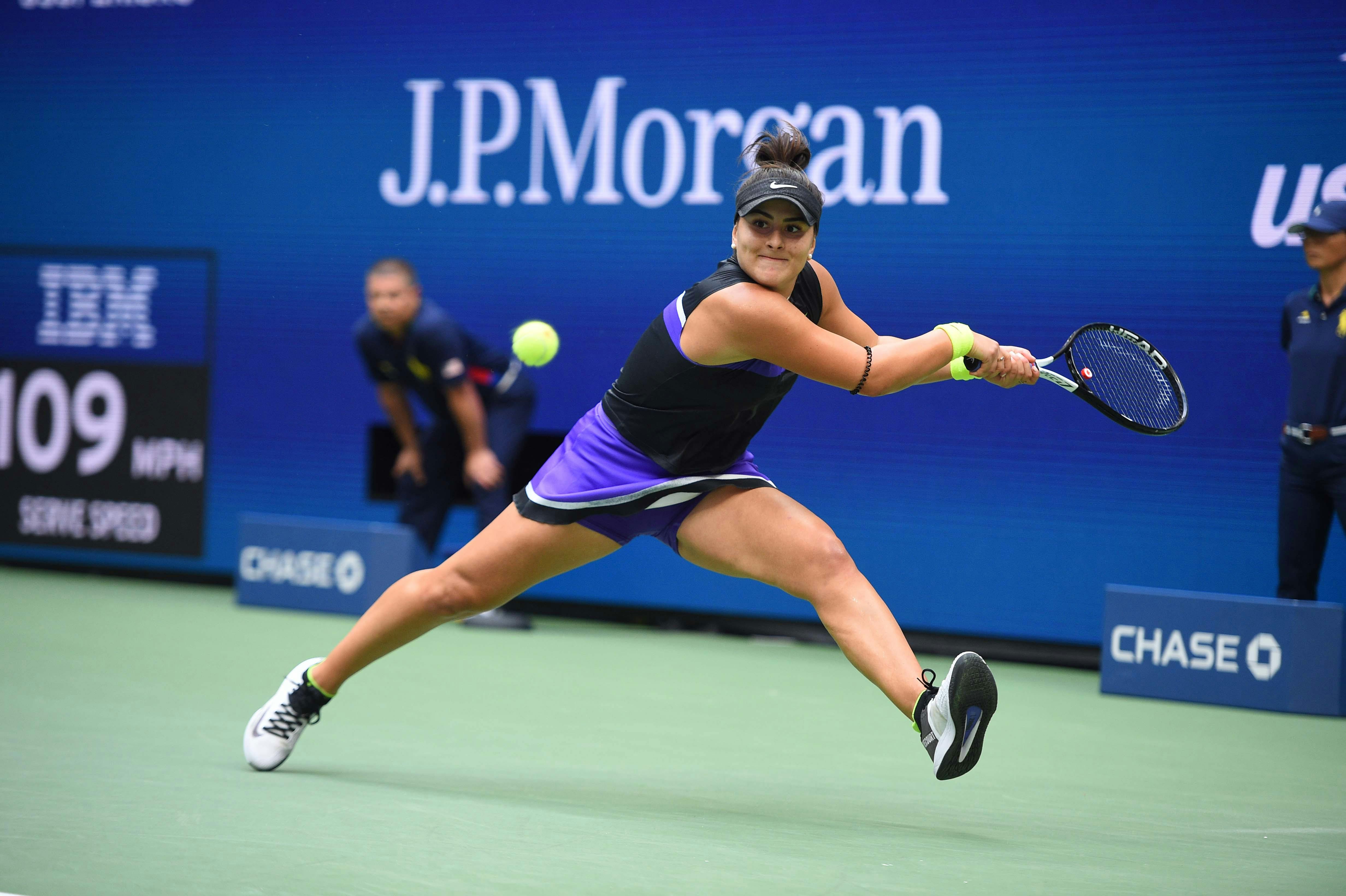 Bianca Andreescu hitting a backhand during the 2019 US Open final