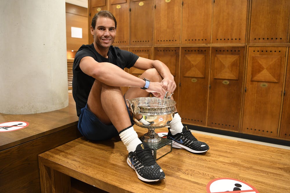 Roland Garros 2020, Rafael Nadal, locker room, trophy shoot