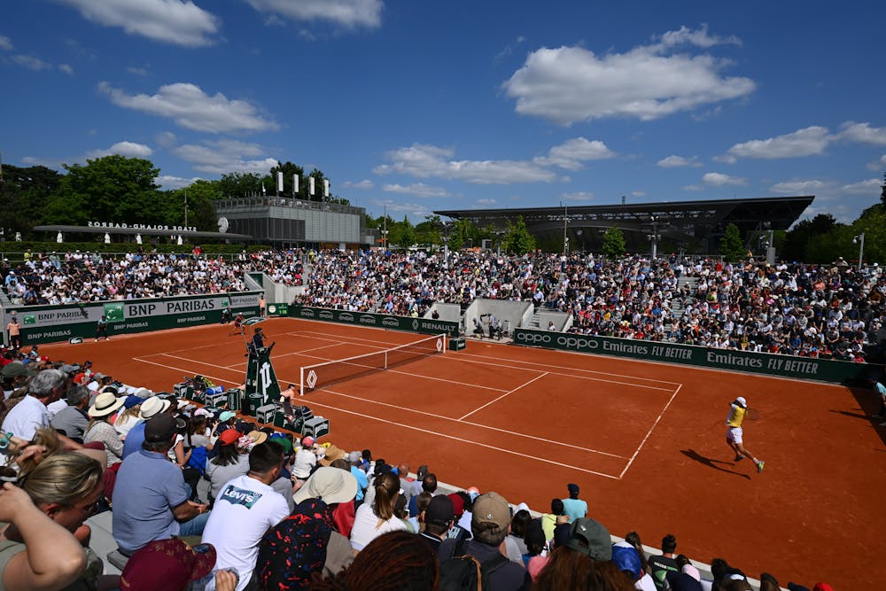 Lucas Pouille 3e tour qualifications Roland-Garros court 14 vue générale Lucas Pouille 3e tour qualifications Roland-Garros court 14 vue générale