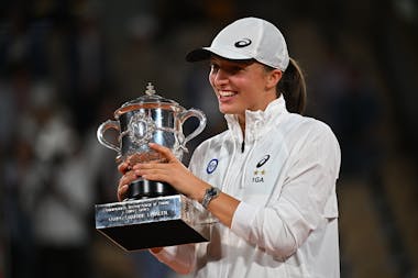 Iga Swiatek, finale, trophée, Roland-Garros 2022