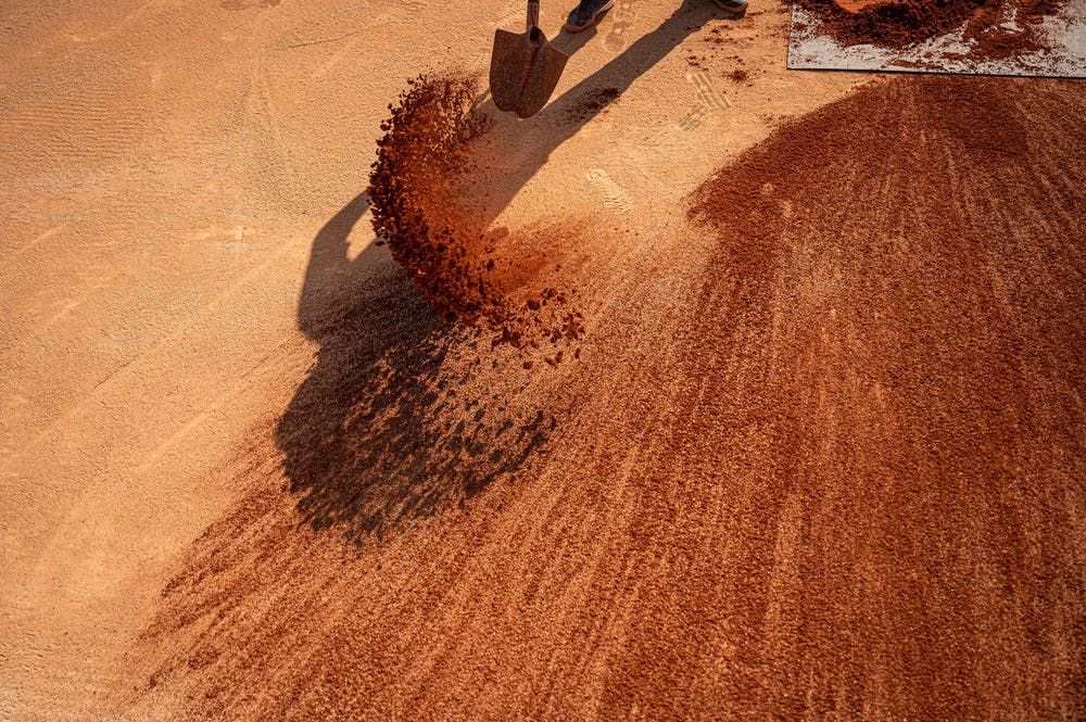 Préparation terrains clay terre battue