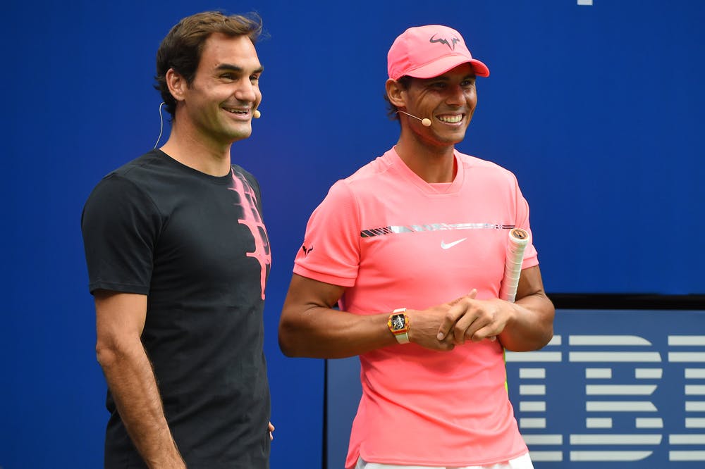 Roger Federer et Rafael Nadal en train de plaisanter à l'US Open
