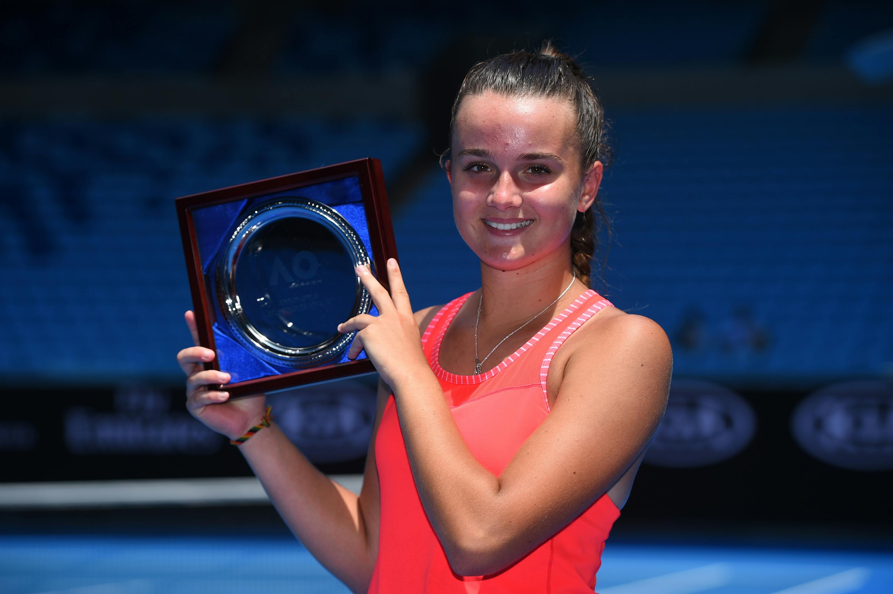 Clara Burel presenting her finalist plate at the 2018 Australian Open