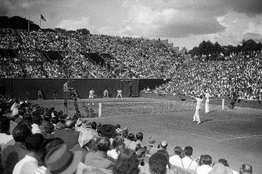 Marcel Bernard Yvon Petra finale double Roland-Garros 1946 contre Morea et Segura / Bernard and Petra, 1946 men's doubles final French Open (vs Morea and Segura).