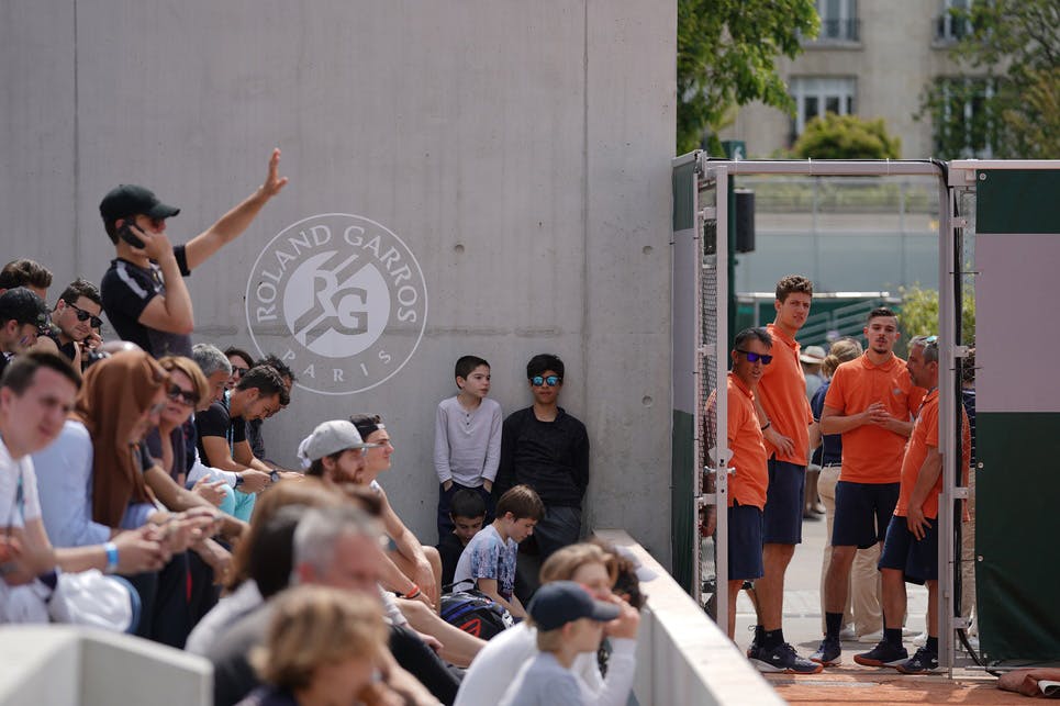 Fans at Roland-Garros qualifying.