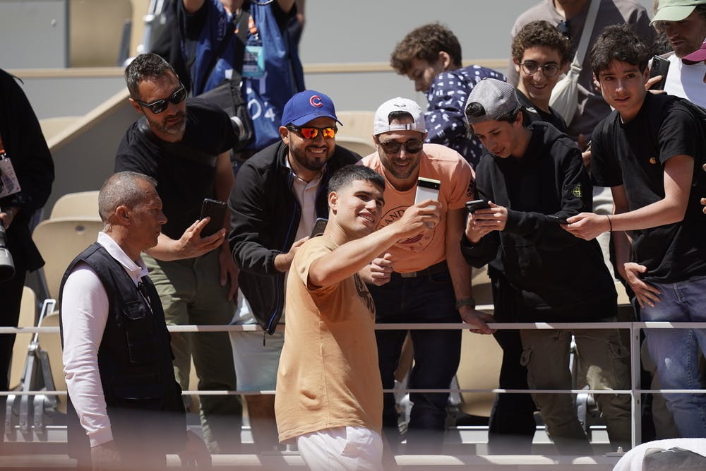 Carlos Alcaraz, fans, Roland-Garros 2023, practice