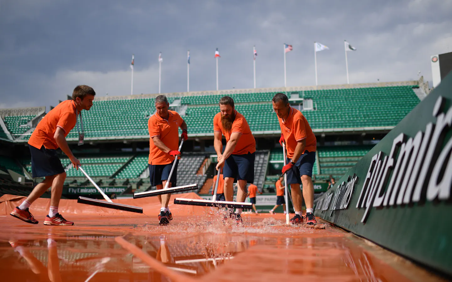 Entretien des courts, Roland-Garros 2018
