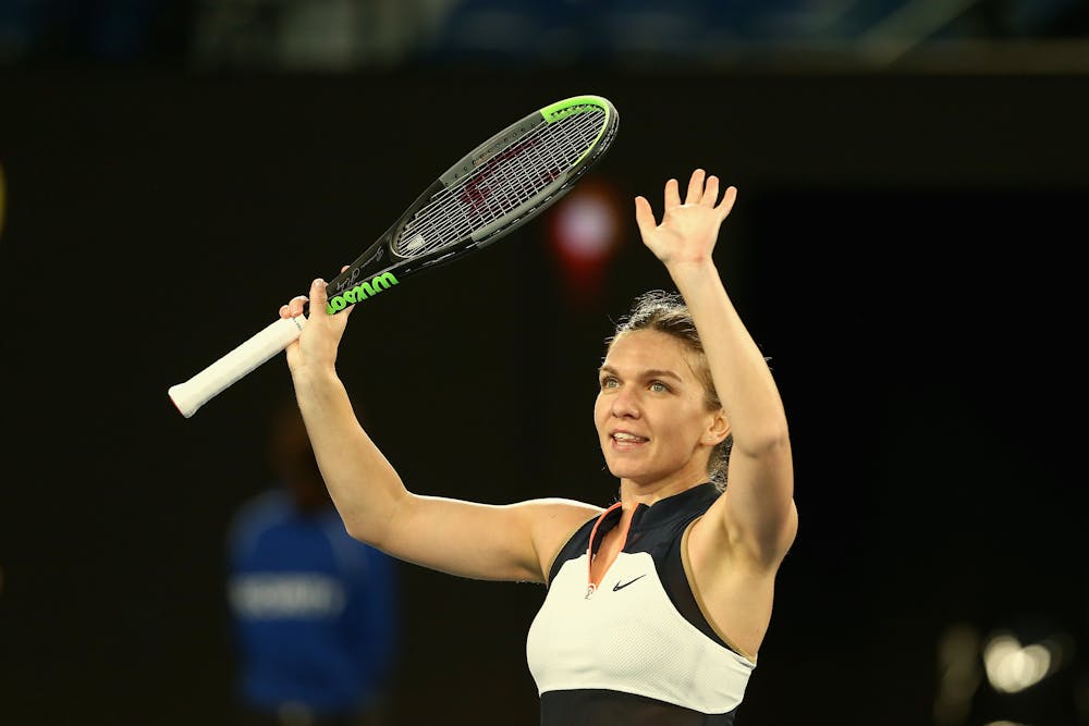 Simona Halep waving at the 2021 Australian Open