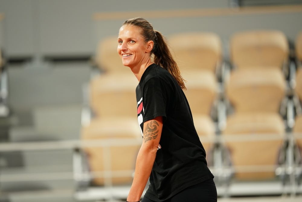Karolina Pliskova smiles during a practice at 2020 Roland-Garros