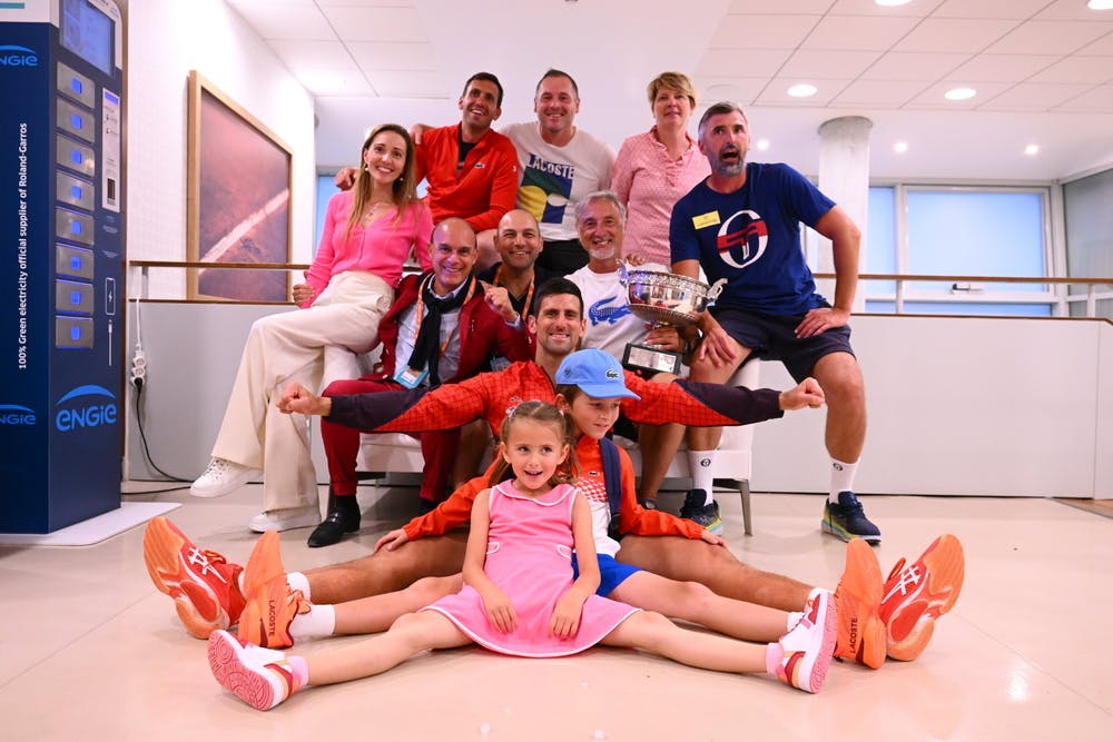 Novak Djokovic, Roland-Garros 2023, trophy, family, clan