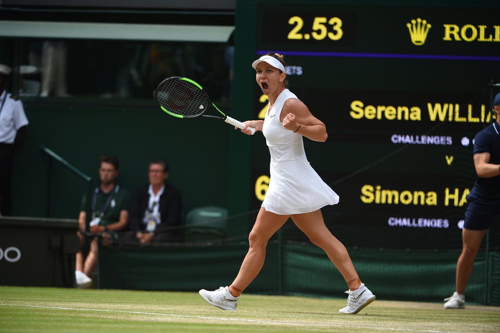 Simona Halep shouting in front of the score boeag Wimbledon 2019 final