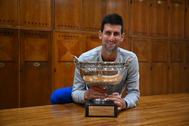 Novak Djokovic, Roland Garros 2021, locker room trophy shoot