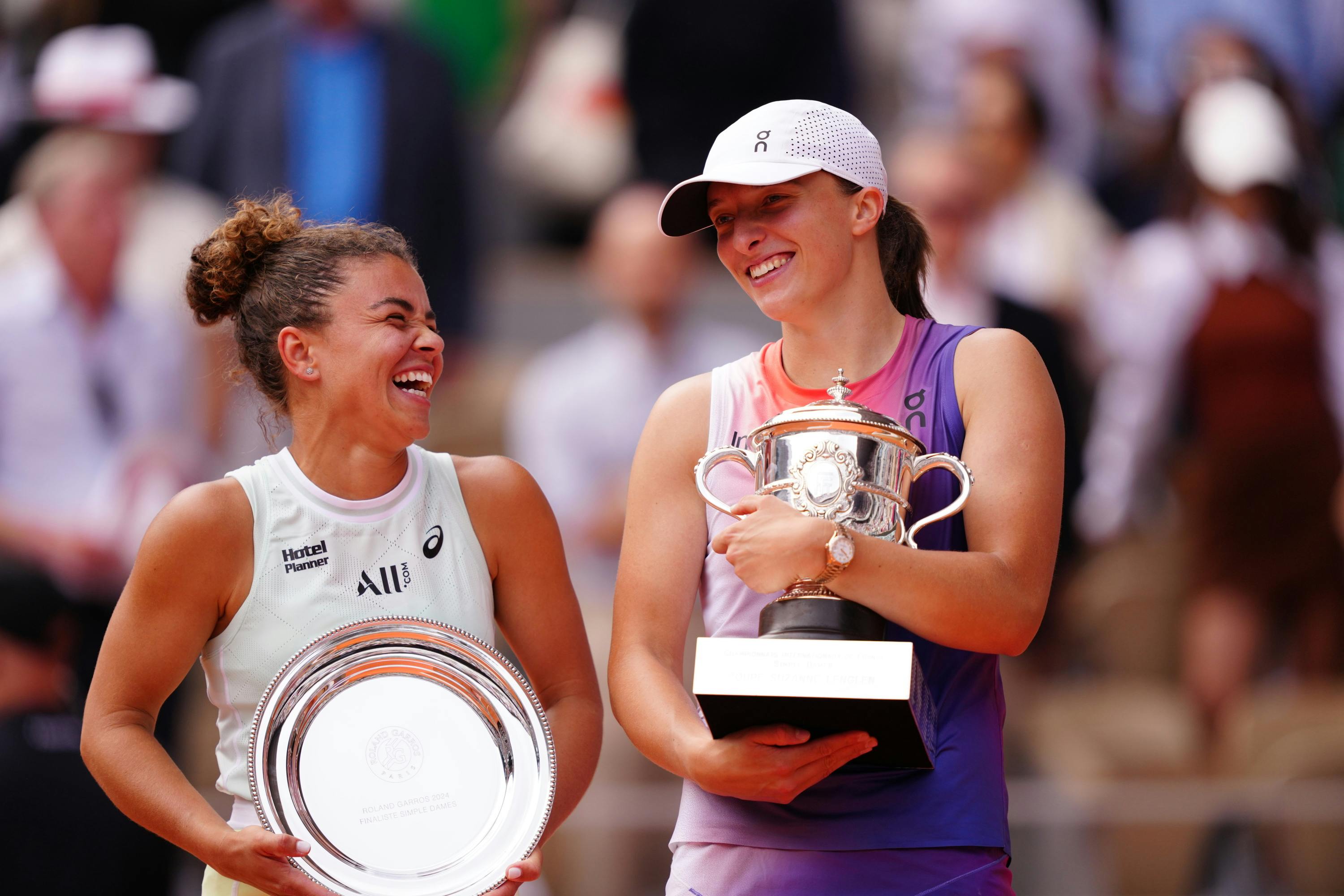 Jasmine Paolini & Iga Swiatek / Remise de prix Roland-Garros 2024