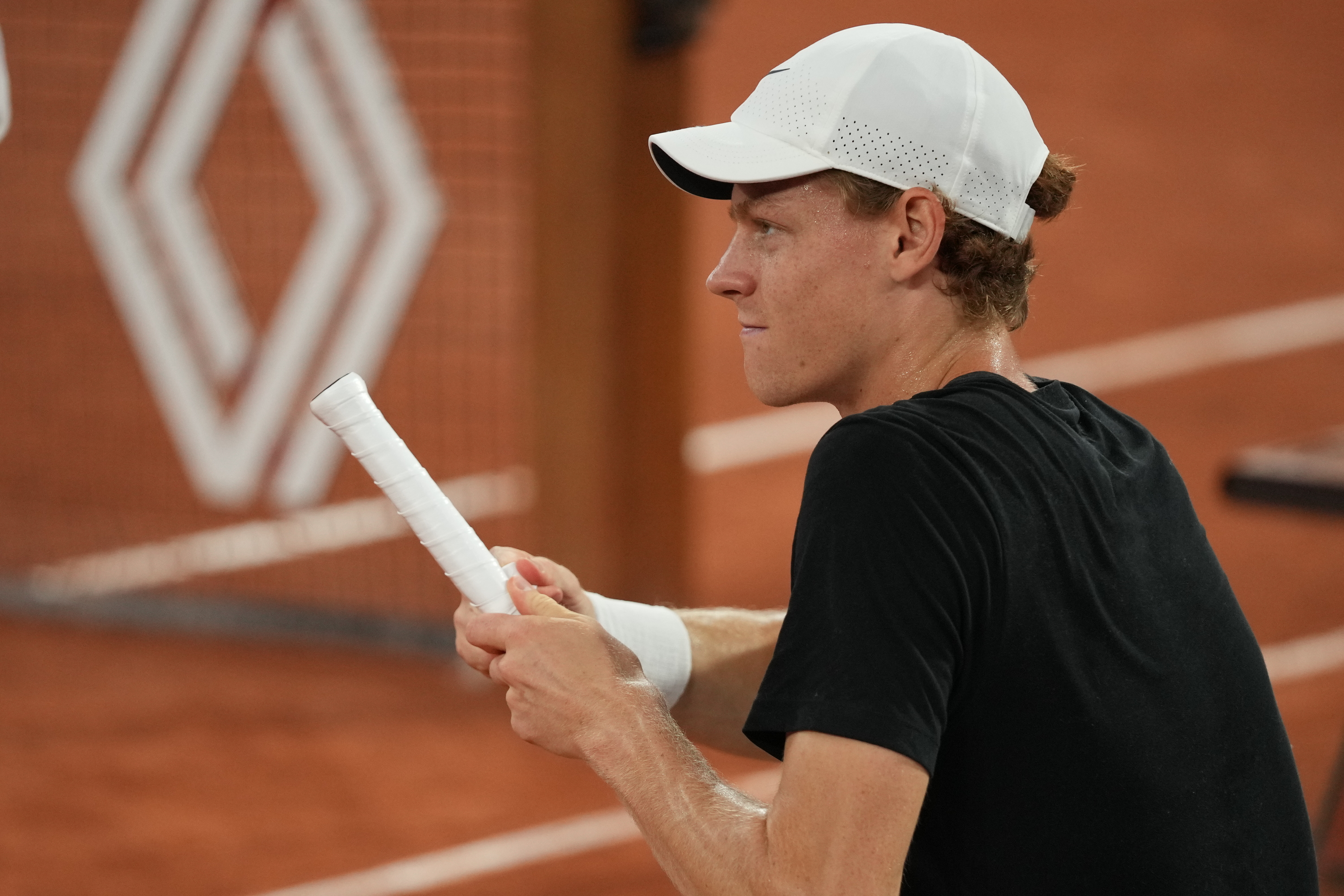 Jannik Sinner, practice, Roland-Garros 2024