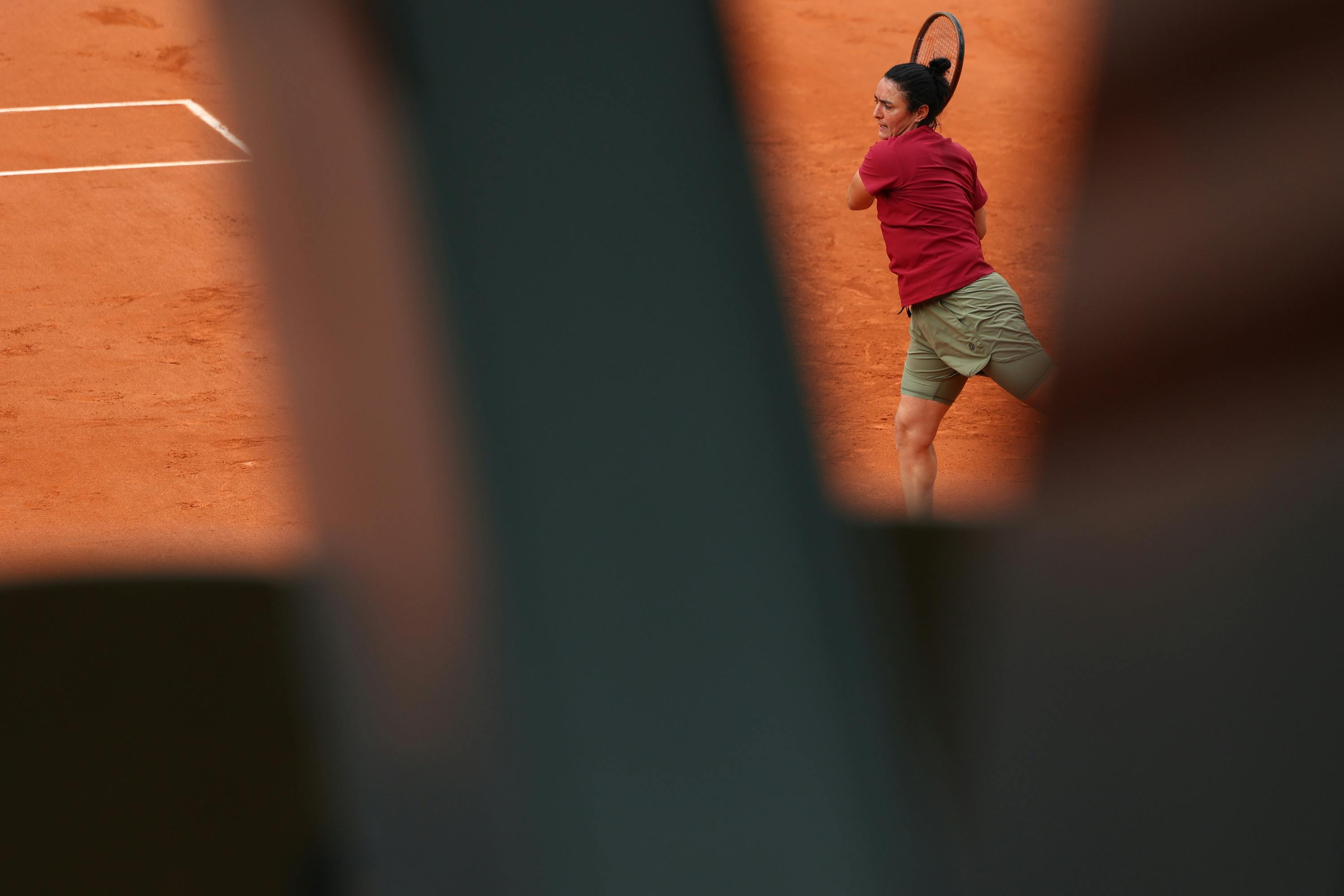 Ons Jabeur, practice, Roland-Garros