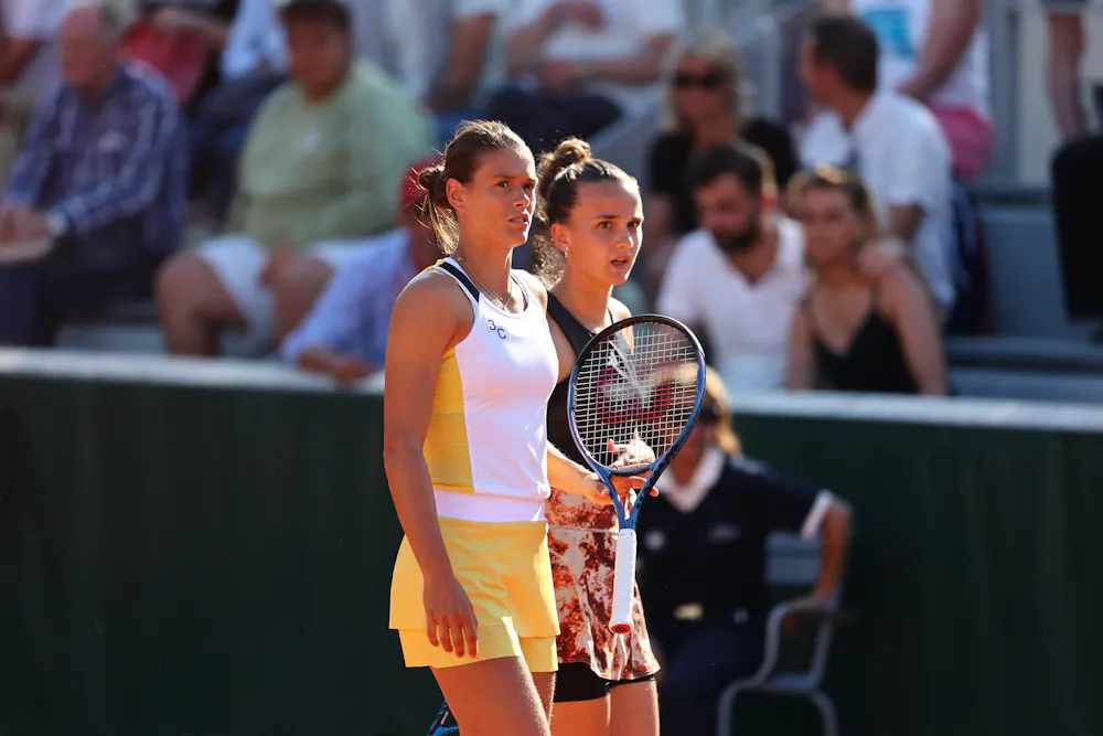 Chloé Paquet & Clara Burel / Roland-Garros 2023 Chloé Paquet & Clara Burel / Roland-Garros 2023