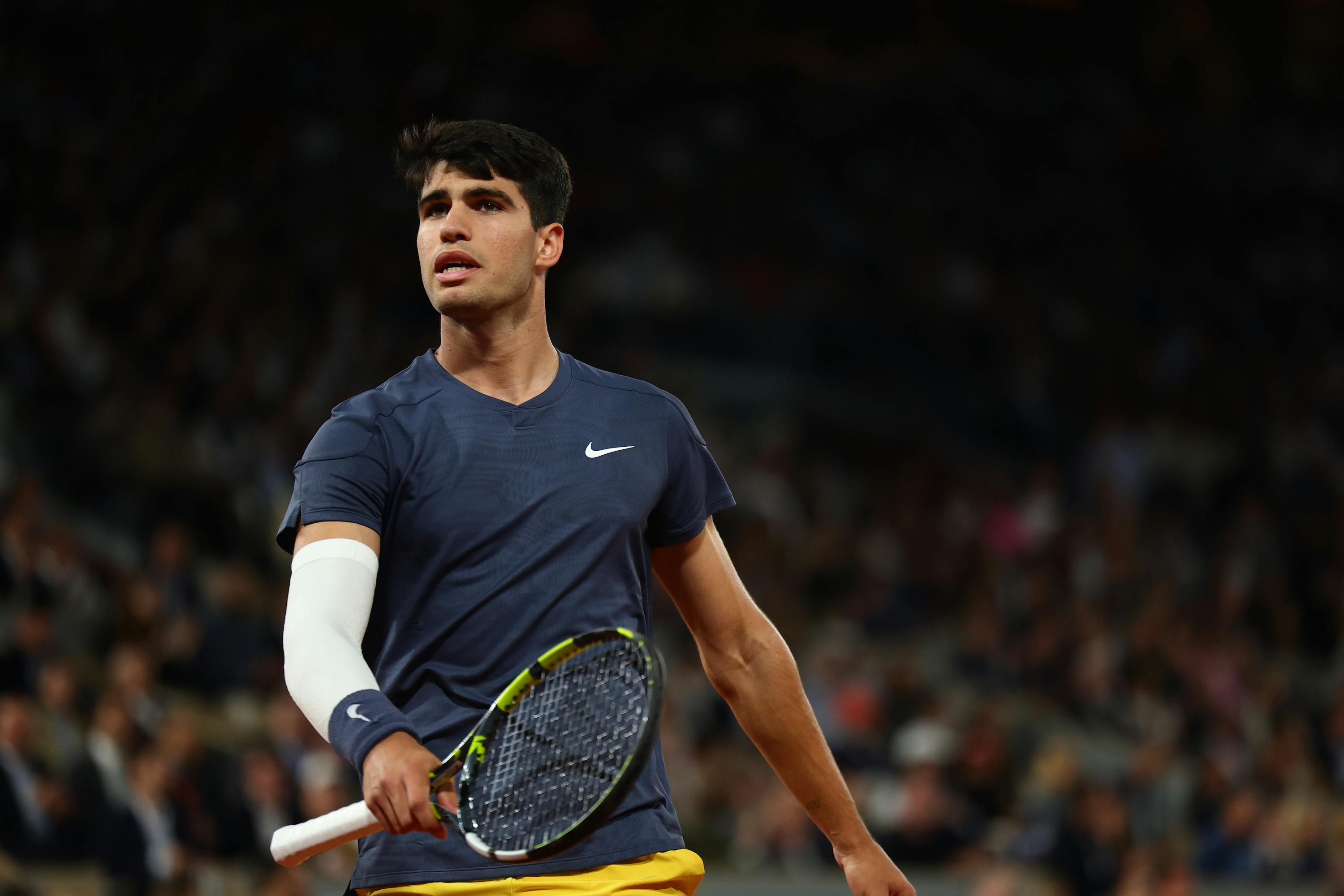 Alcaraz speeds into Roland-Garros semi-finals – Roland-Garros