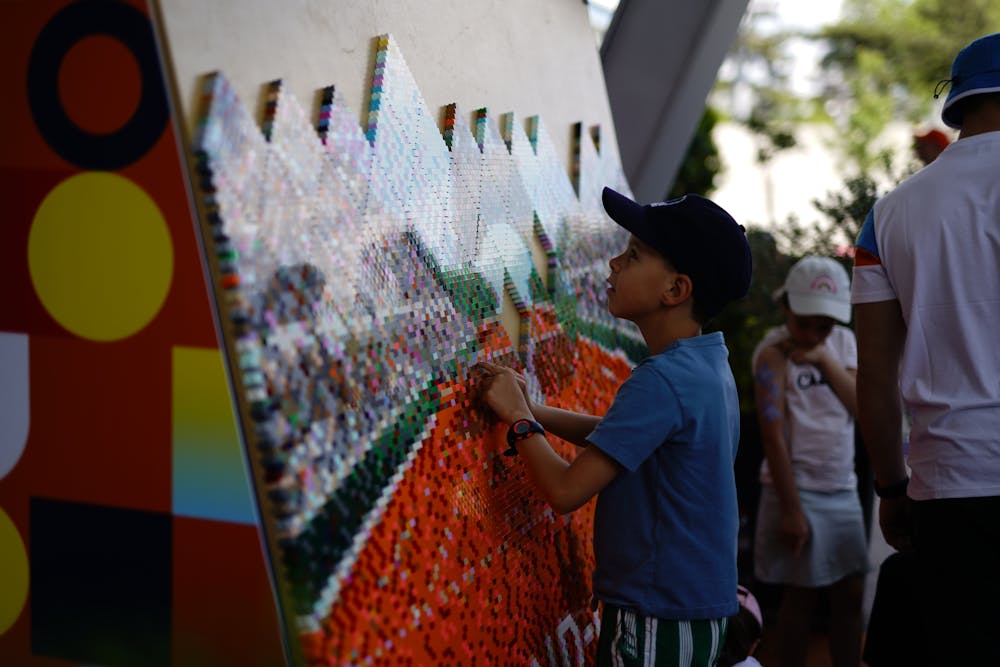 Journée Yannick Noah, mosaïque en Lego, Roland-Garros 2024