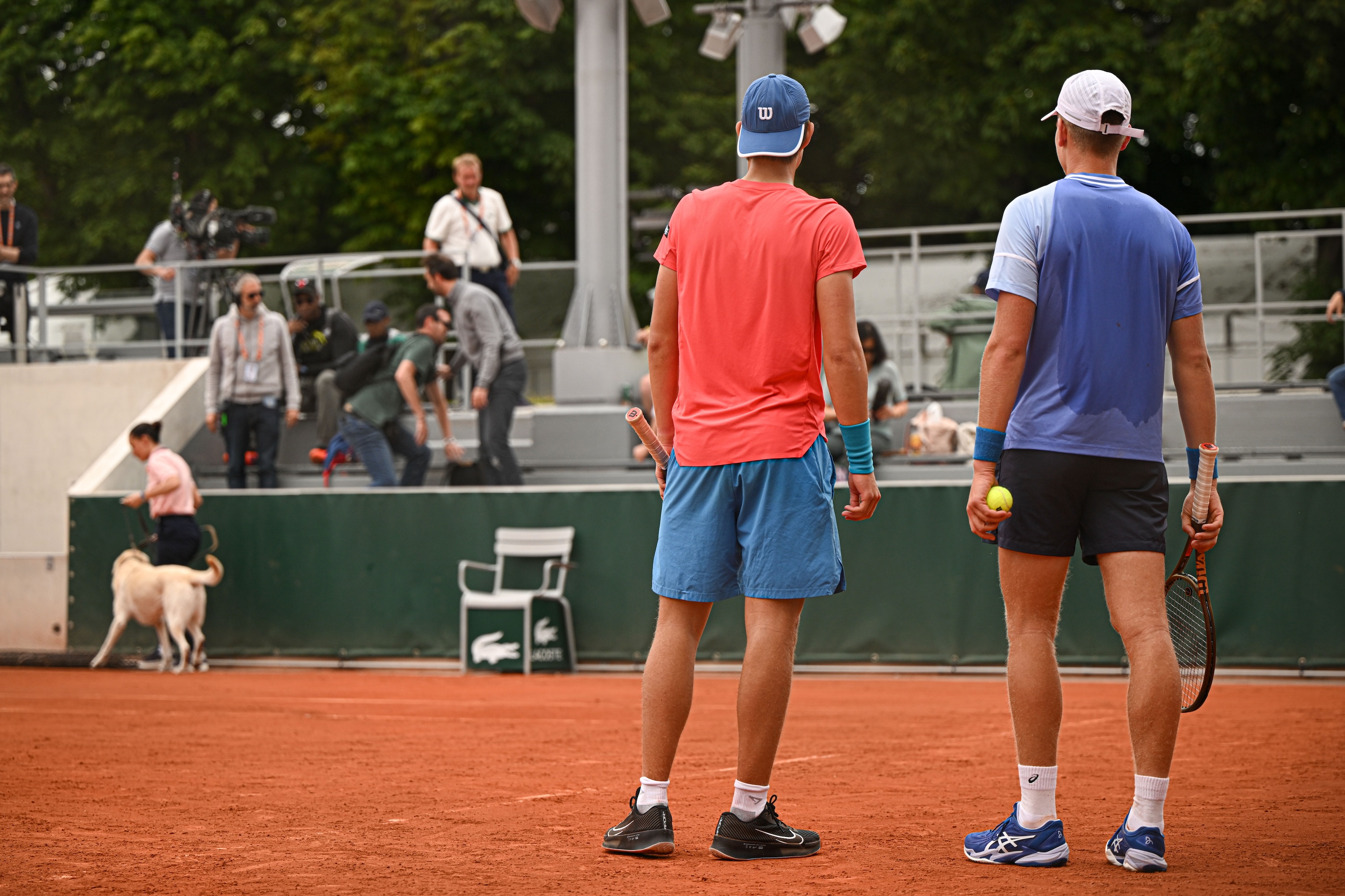 Interruption by dog on Court 3, Roland-Garros 2024