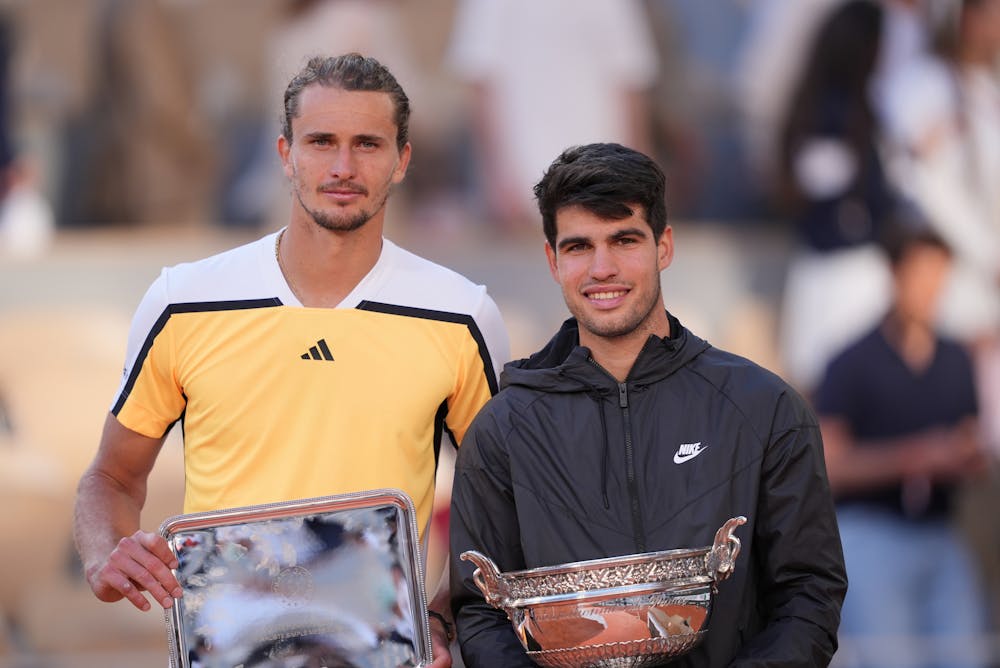 Alexander Zverev, Carlos Alcaraz, finale, trophées, Roland-Garros 2024 Alexander Zverev, Carlos Alcaraz, finale, trophées, Roland-Garros 2024