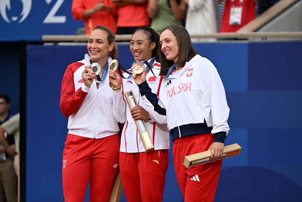 Women's singles Paris 2024 Olympics podium, Zheng Qinwen, Donna Vekic, Iga Swiatek
