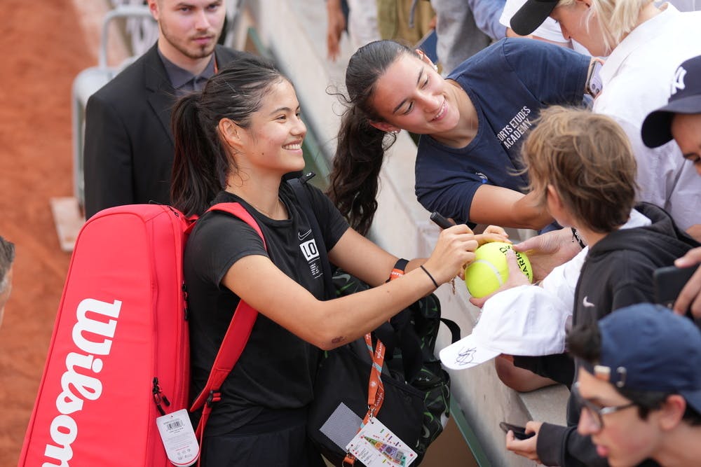 Emma Raducanu interacts with fans in advance of Roland-Garros 2022