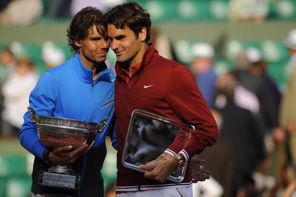 Rafael Nadal et Roger Federer après la finale de Roland-Garros 2011