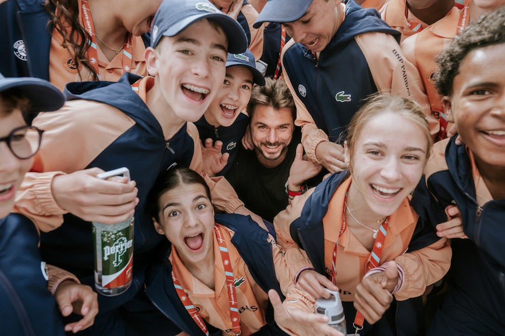 Stan Wawrinka & les ramasseurs de balles / Roland-Garros 2024