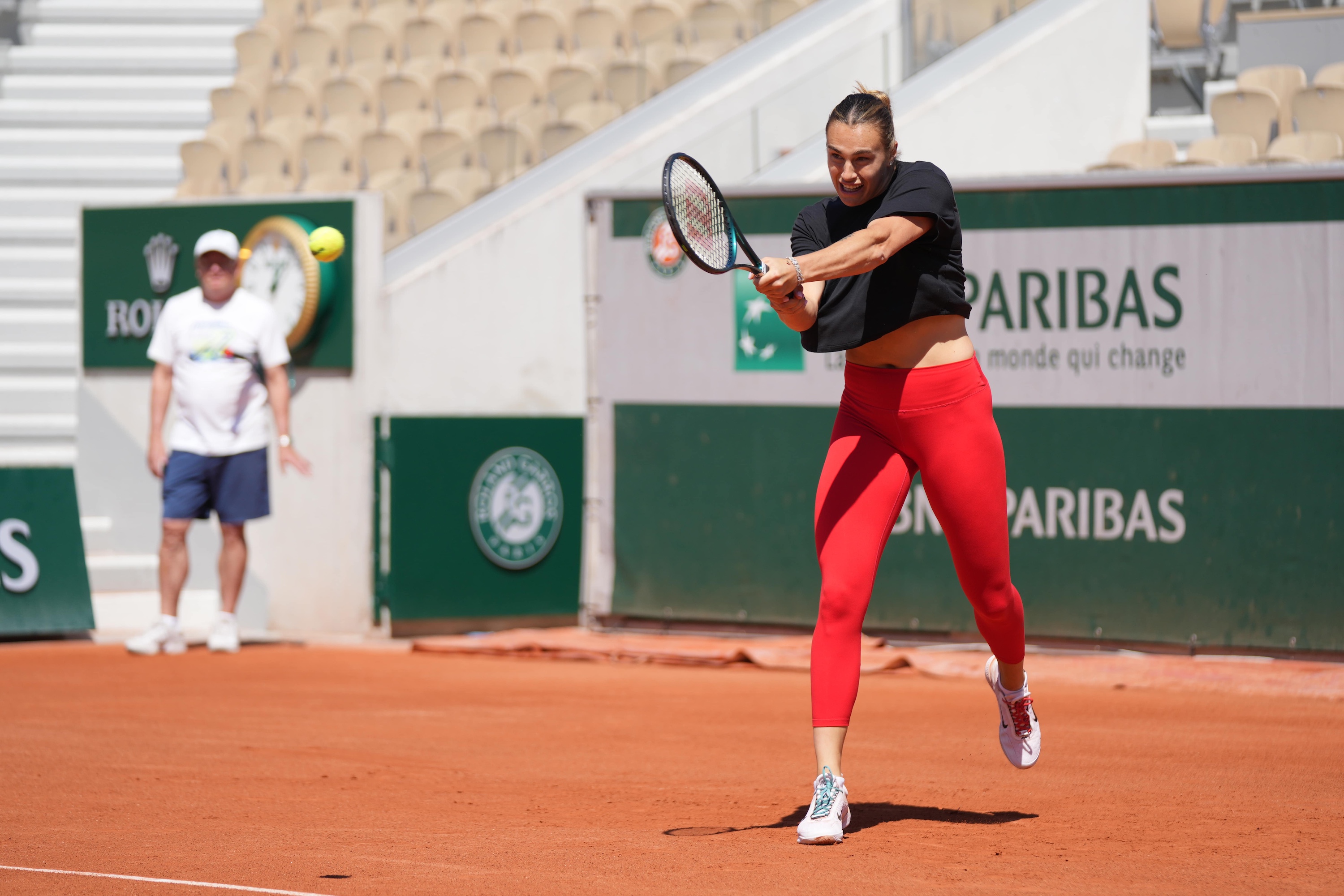 Aryna Sabalenka practices ahead of Roland-Garros 2025