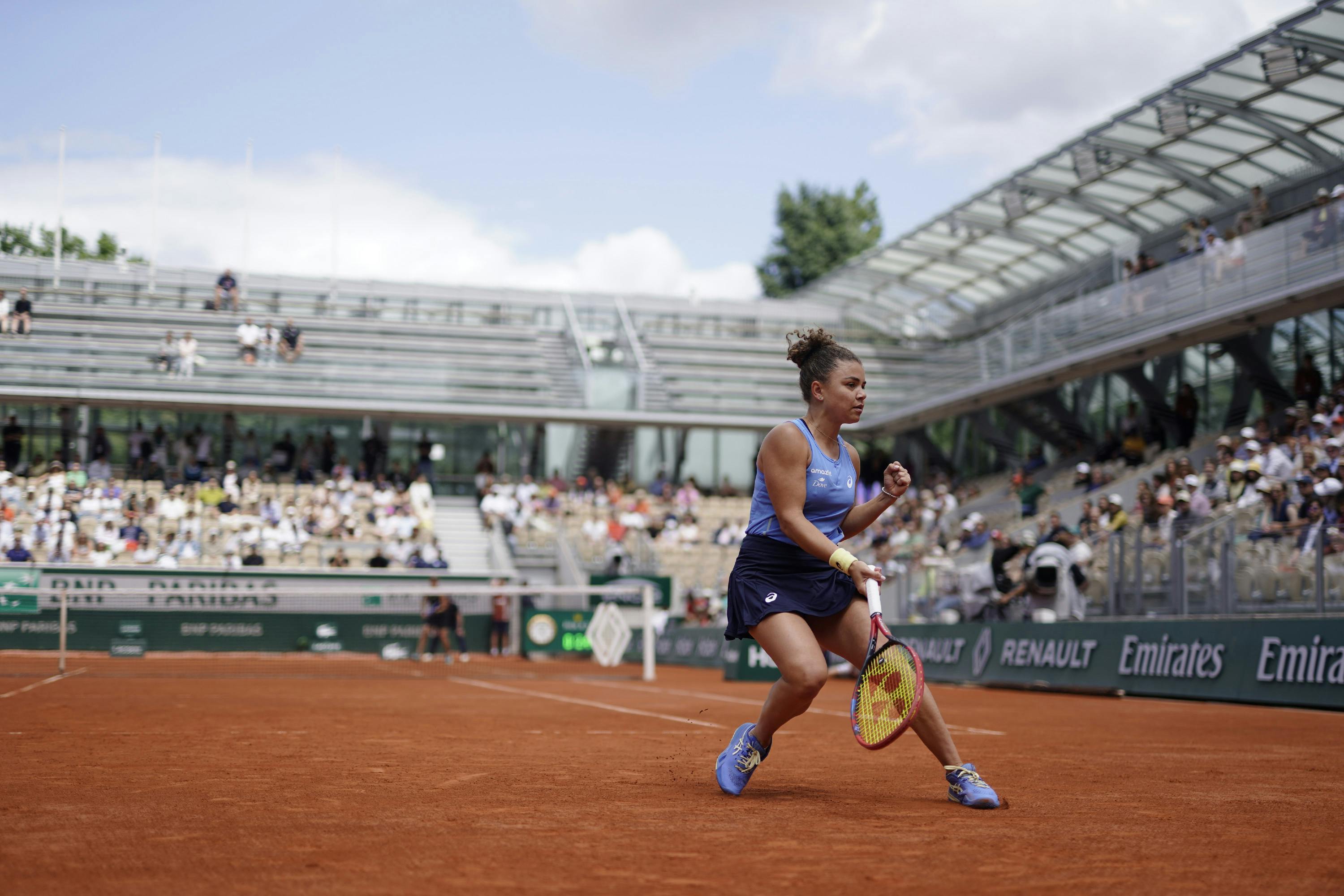 Jasmine Paolini women's doubles 3R RG2025