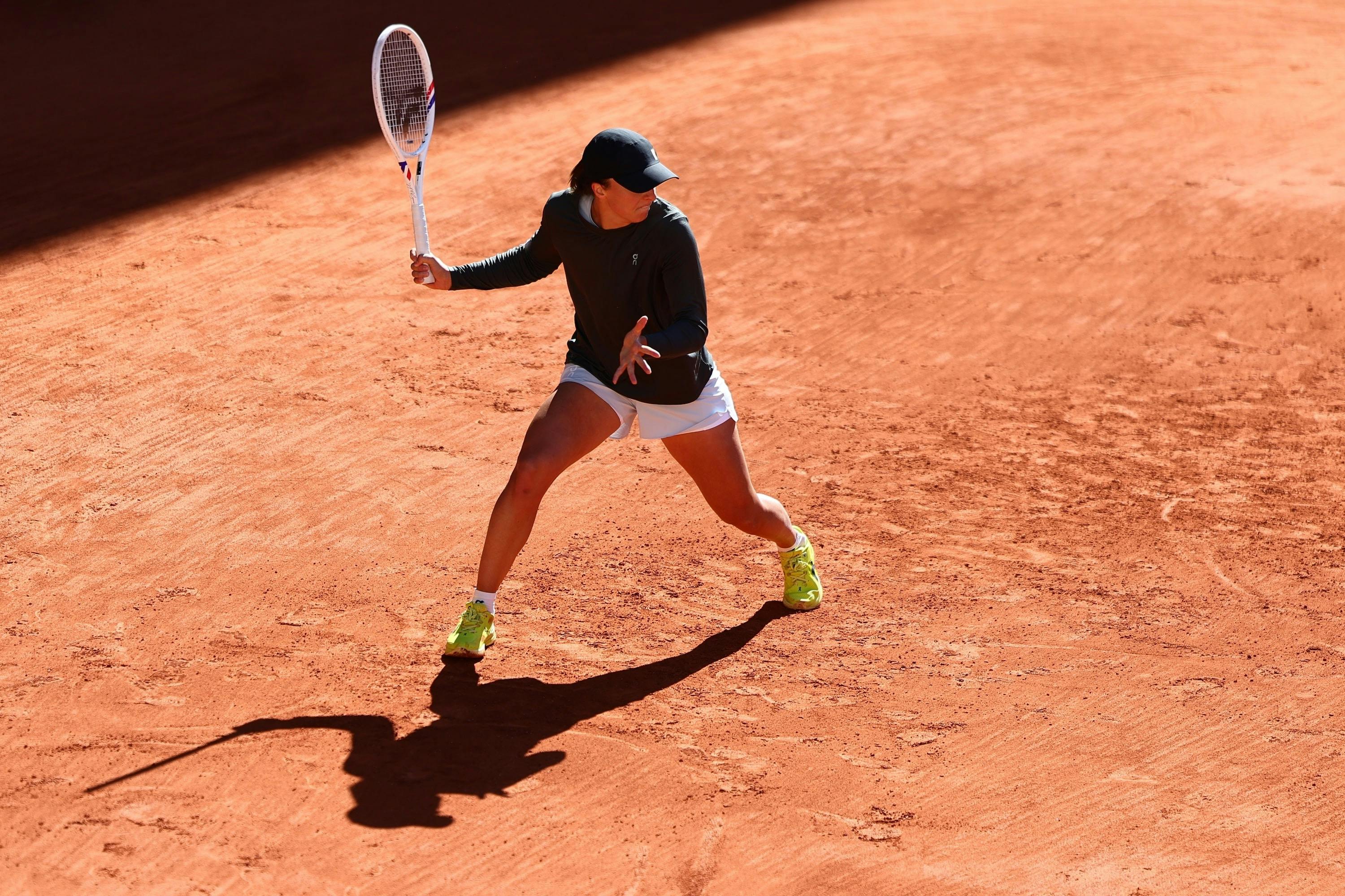 Iga Swiatek, Roland-Garros 2025, practice during opening week