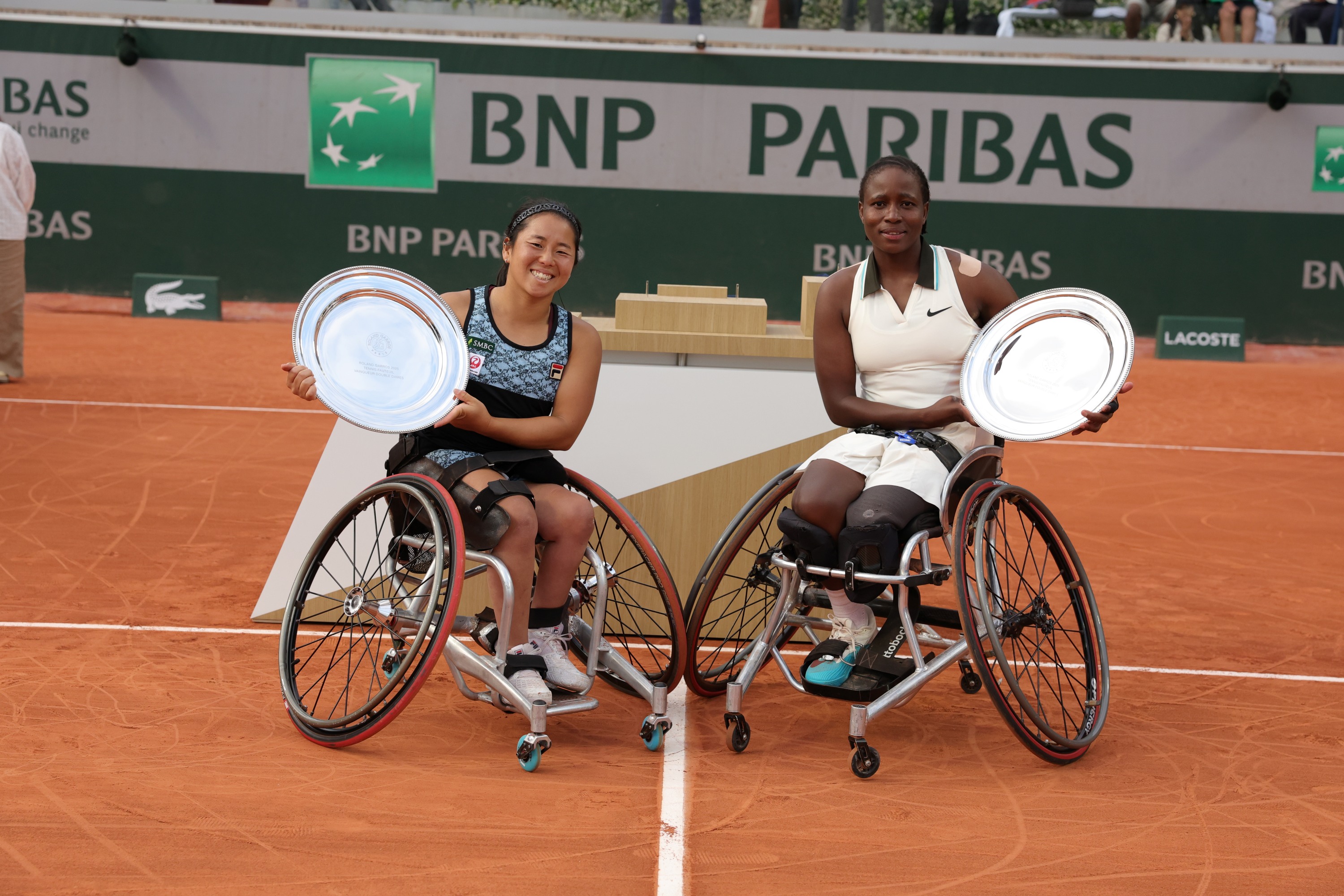 Yui Kamiji & Kgothatso Montjane /Tennis-fauteuil, double dames, finale, trophées, Roland-Garros 2025