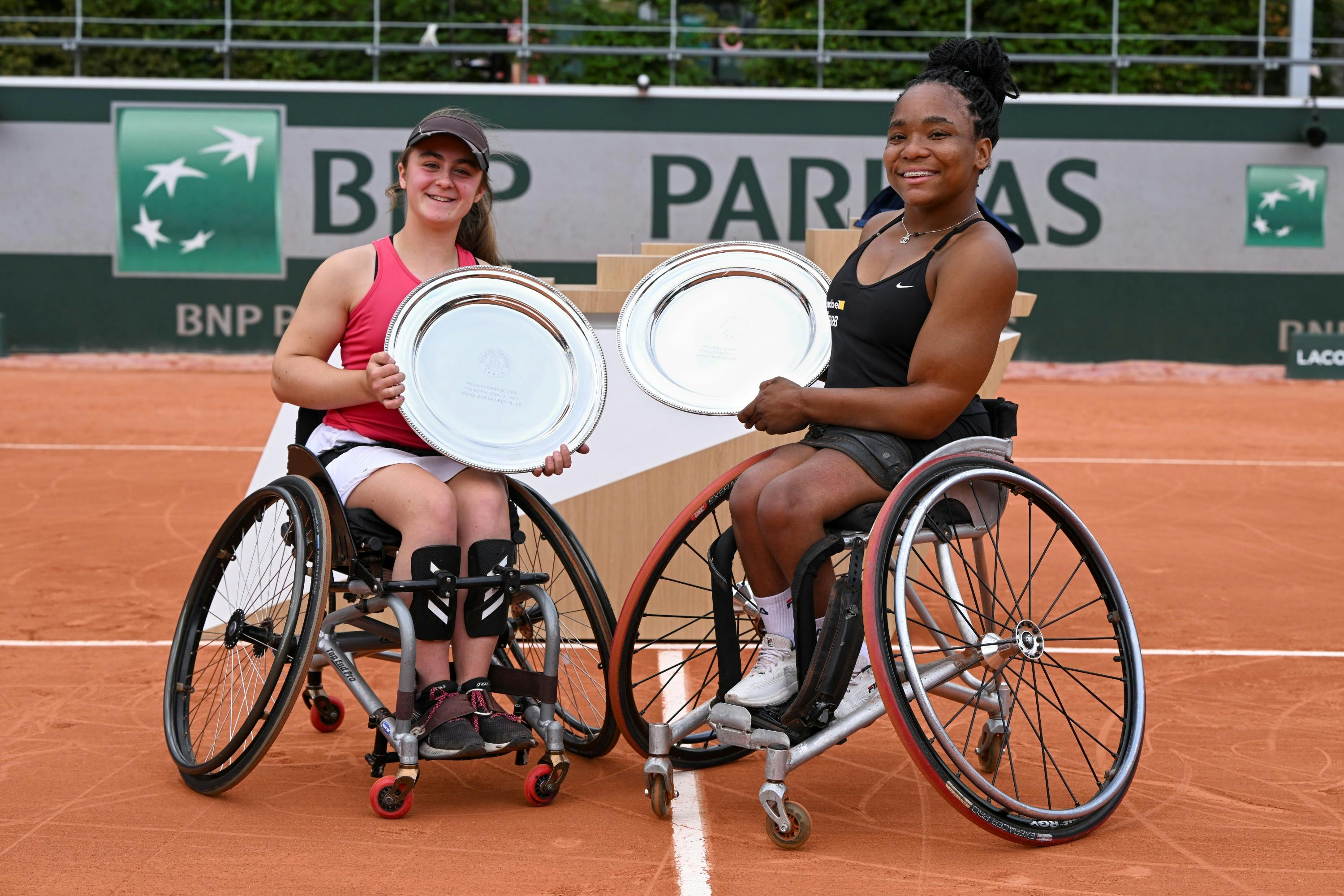 Sabina Czauz & Vitoria Miranda / Tennis-fauteuil, double filles, trophées, Roland-Garros 2025