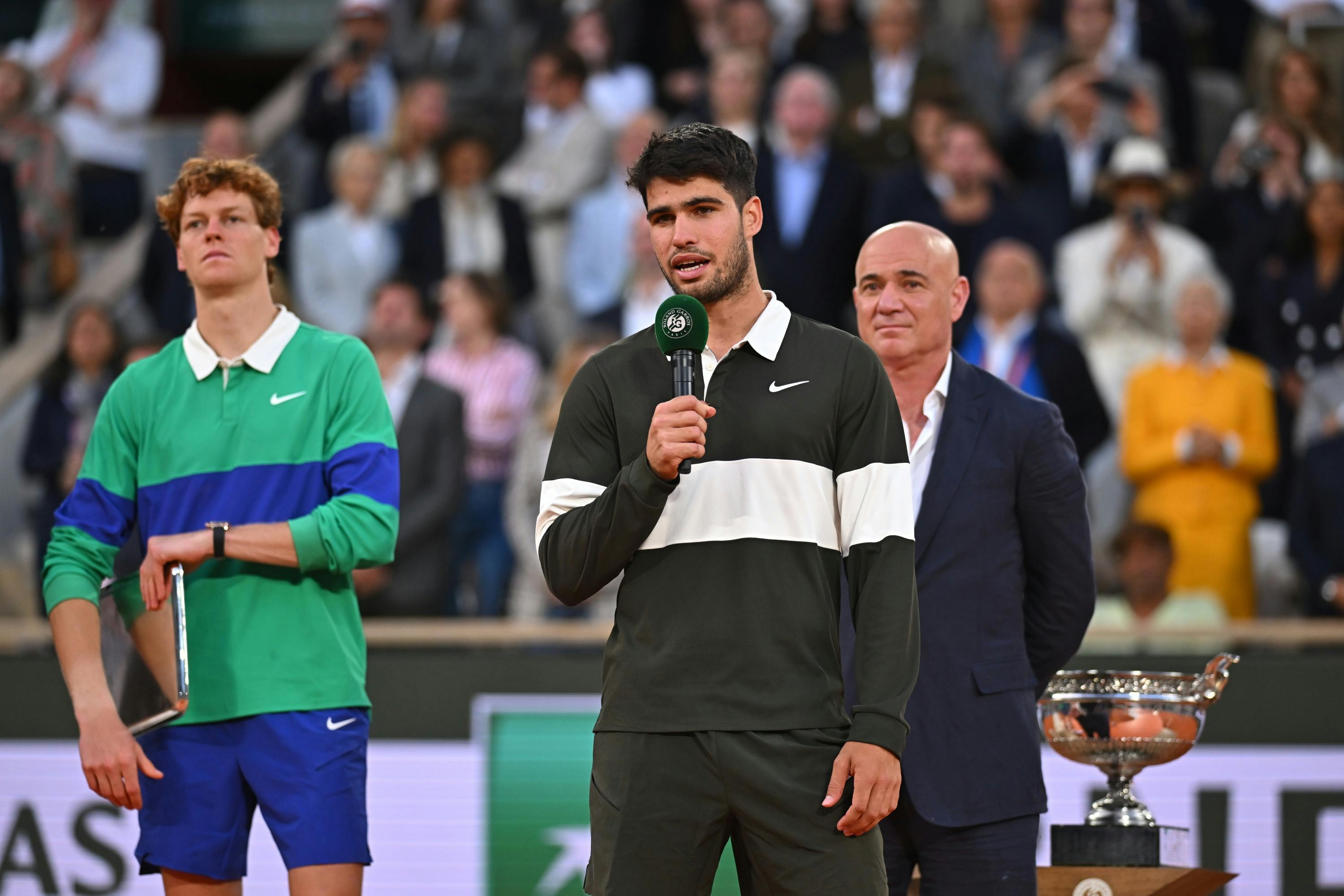 Jannik Sinner, Carlos Alcaraz, Andre Agassi / Trophées, finale, Roland-Garros 2025