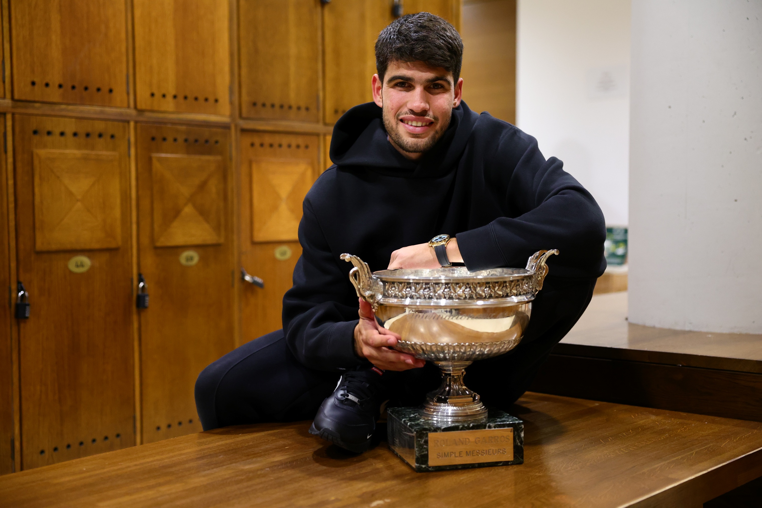 Carlos Alcaraz, vestiaire, trophée, Roland-Garros 2025