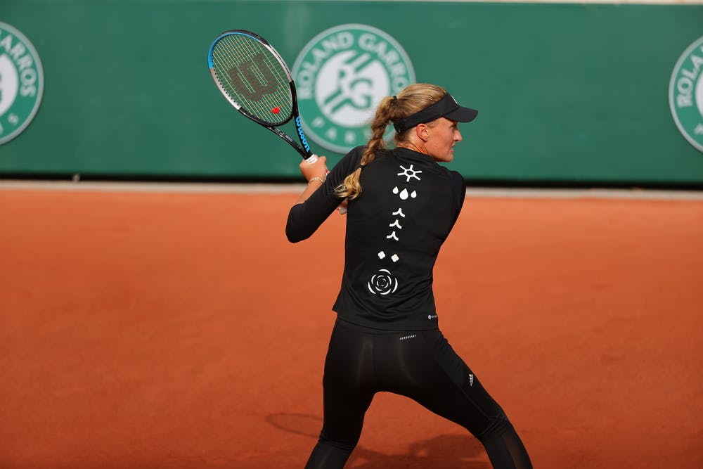 Kristina Mladenovic, practice, Roland-Garros 2022