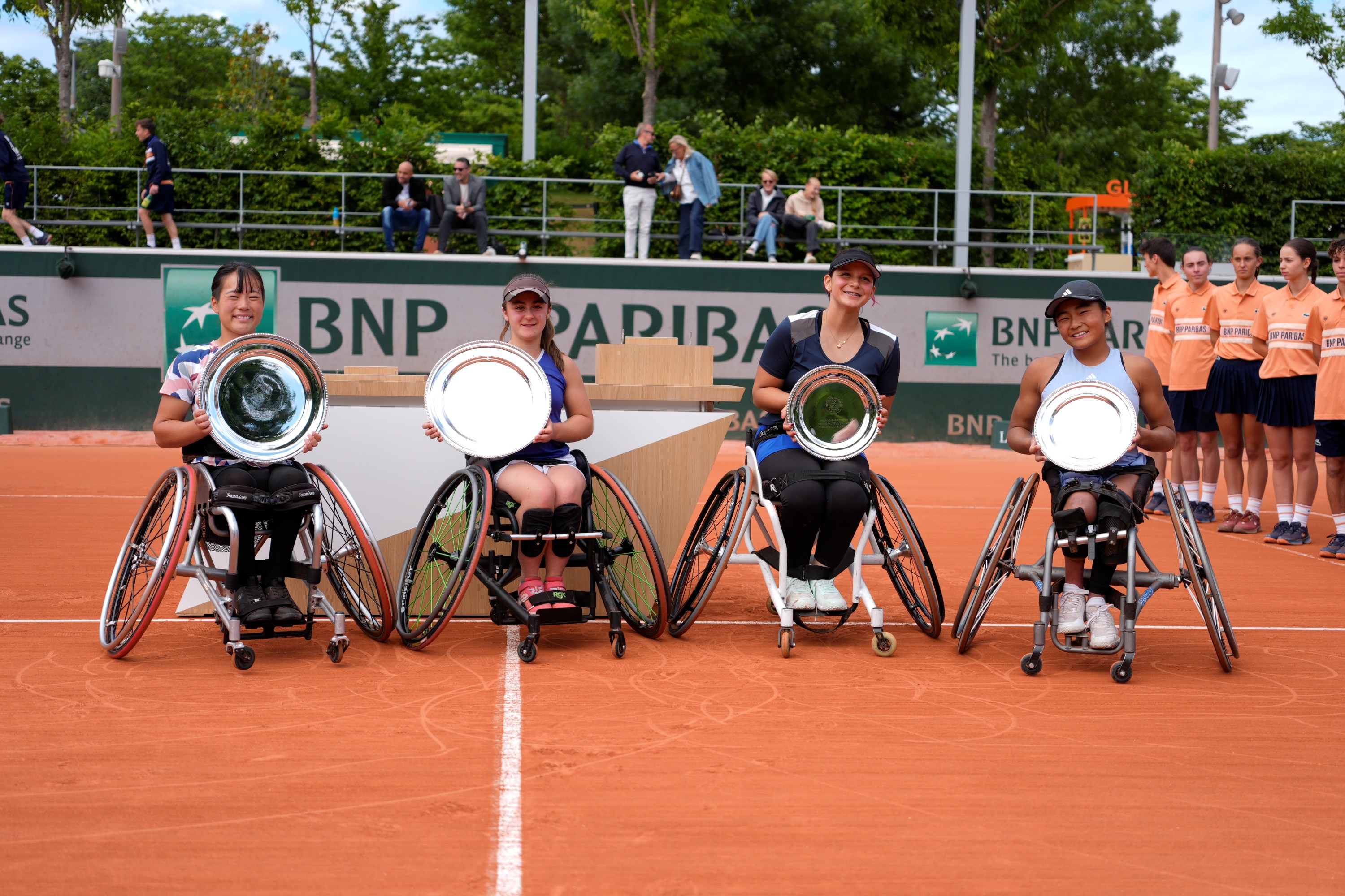 Seira Matsuoka, Luna Gryp, Paula Michelle Lopez Meza et Lucy Heald / Tennis-fauteuil / double filles finale Roland-Garros 2026 