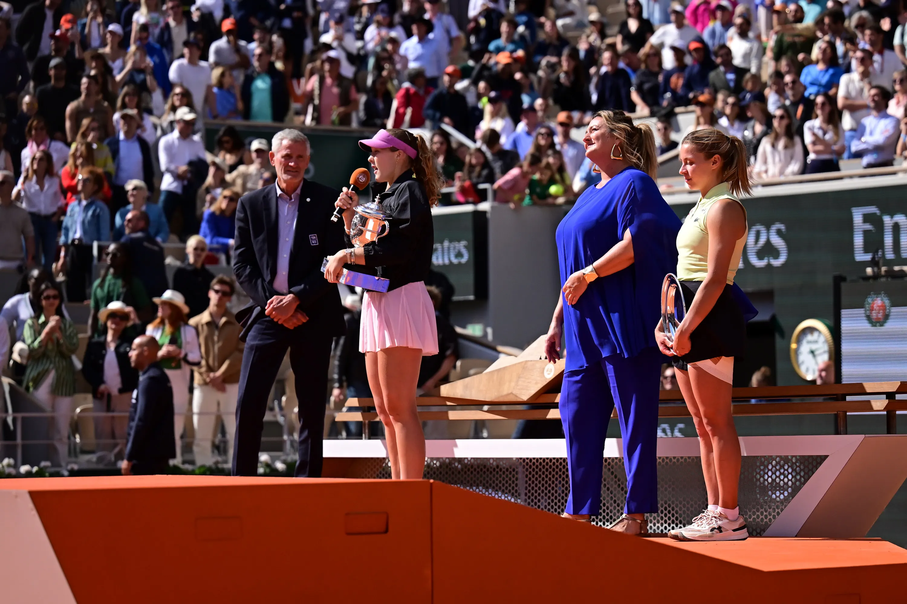 Gilles Moretton, Mirra Andreeva, Mary Pierce, Maja Chwalinska / Simple dames - finale - remise des trophées - Roland-Garros 2026